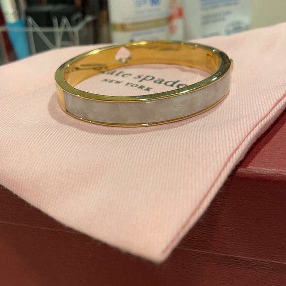 Brand new Kate Spade spade bangle - Picture 2 of 9